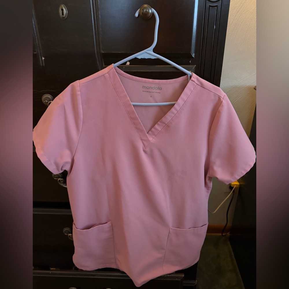 Mandala Women's Pink V-Neck Short Sleeve Scrub Top